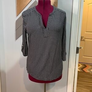 DEPT 222 black and white print rolled tab sleeved Henley size medium